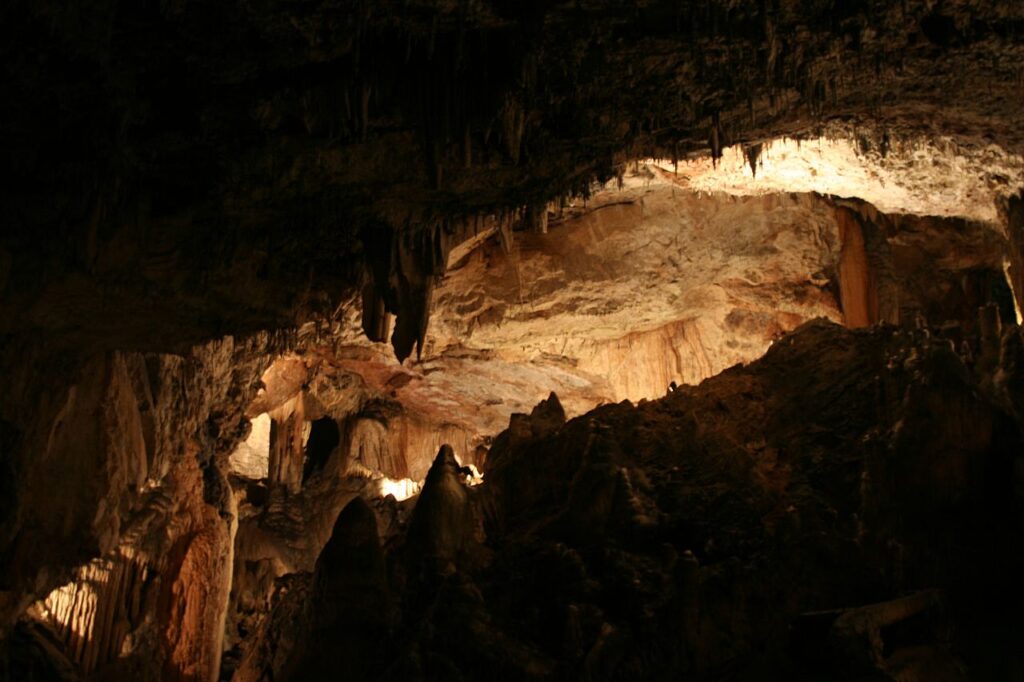 Cuevas de Valporquero en autocaravana